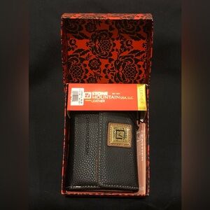 STONE MOUNTAIN Cornell Black & Tan Trifold Wallet